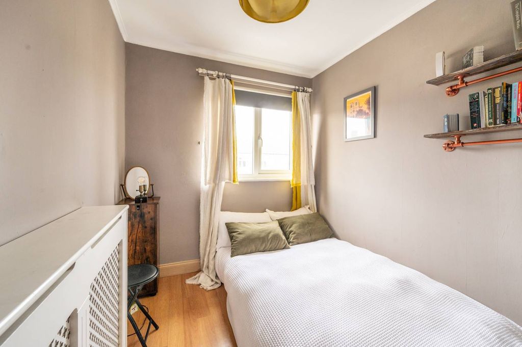 Property photo 3 of 38