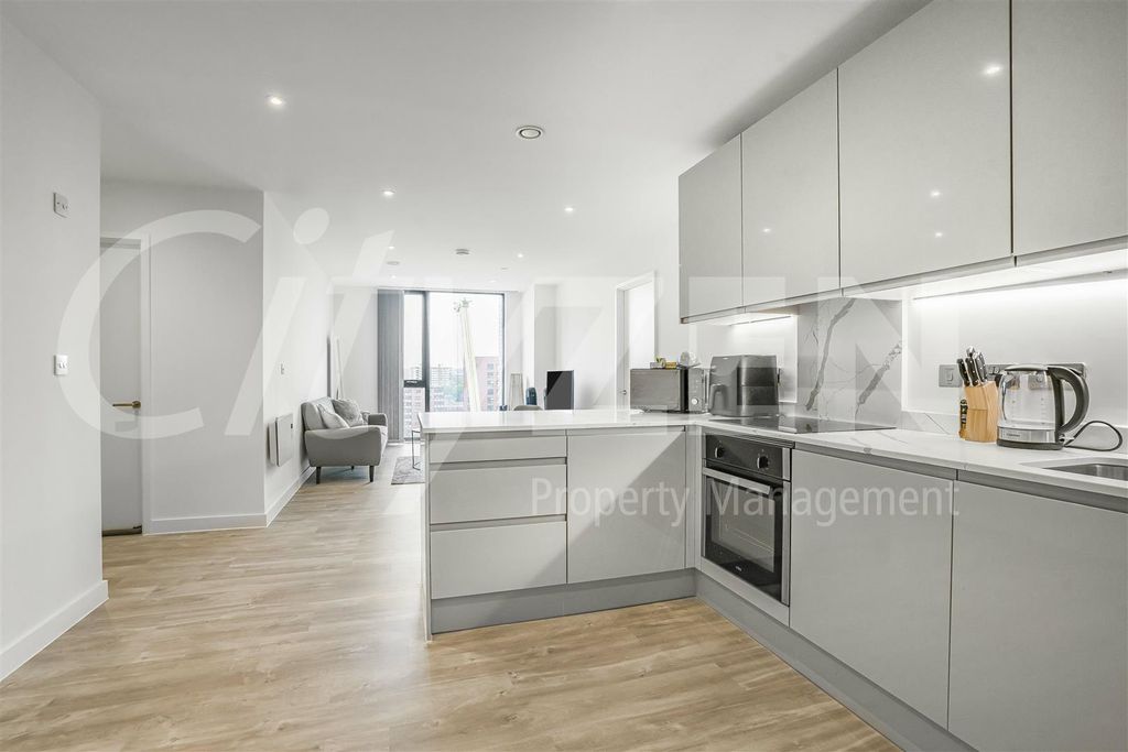 Property photo 2 of 14 Kitchen