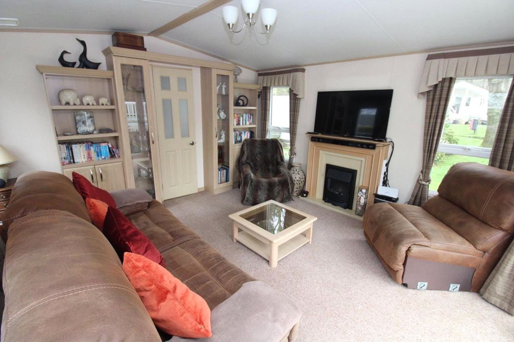 Property photo 3 of 16 Picture No. 11
