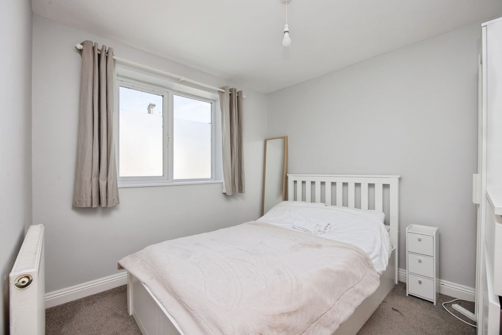 Property photo 2 of 17 Photo