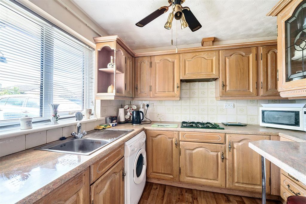 Property photo 3 of 15 Kitchen
