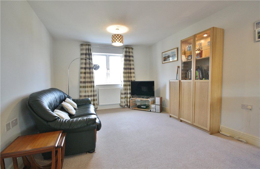 Property photo 3 of 6 Living Room