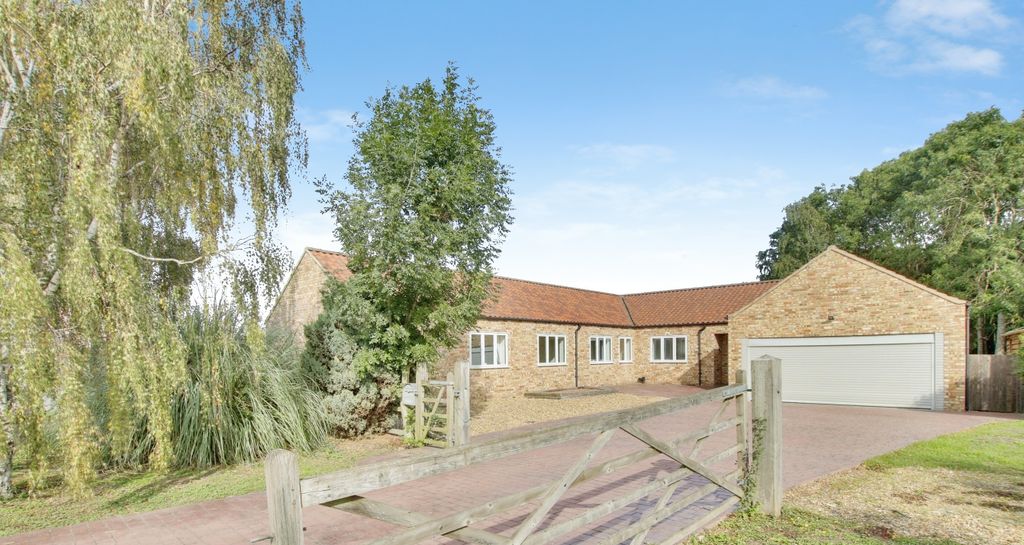Property photo 1 of 30