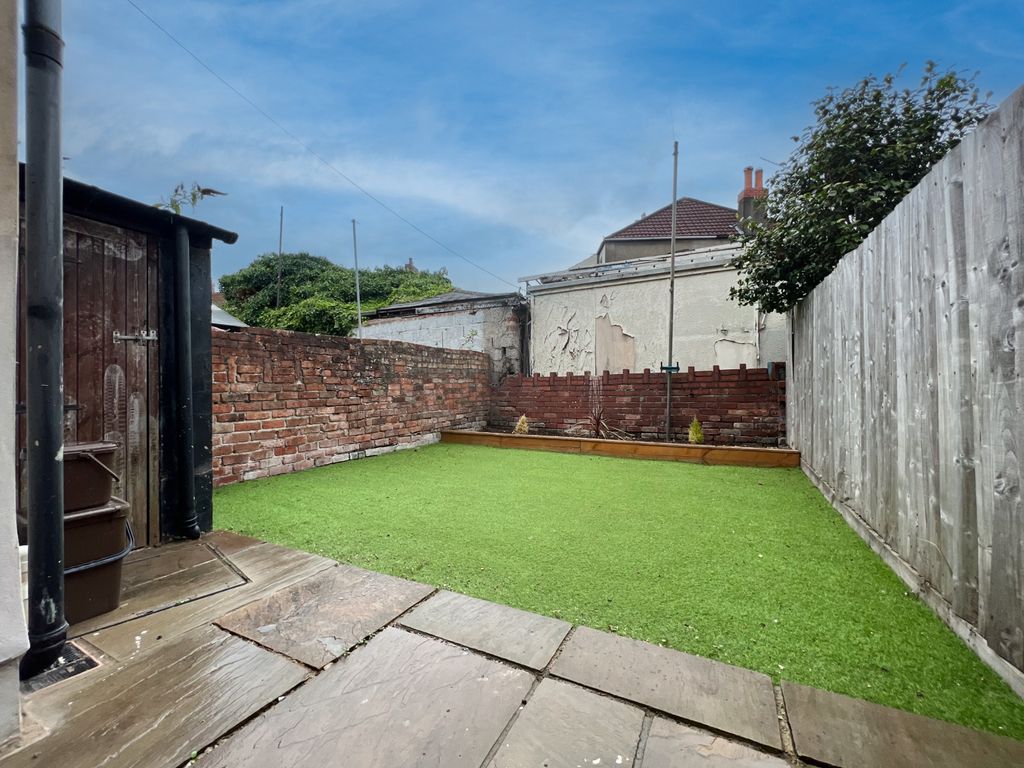 Property photo 3 of 8