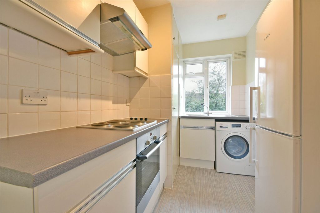 Property photo 2 of 19 Picture No. 38