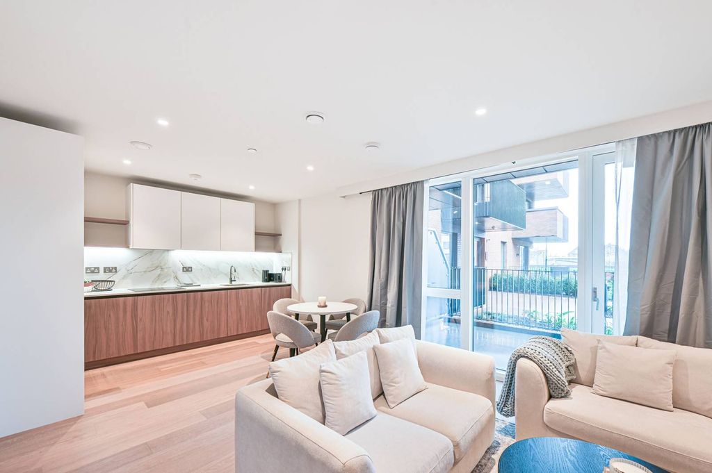 Property photo 2 of 7