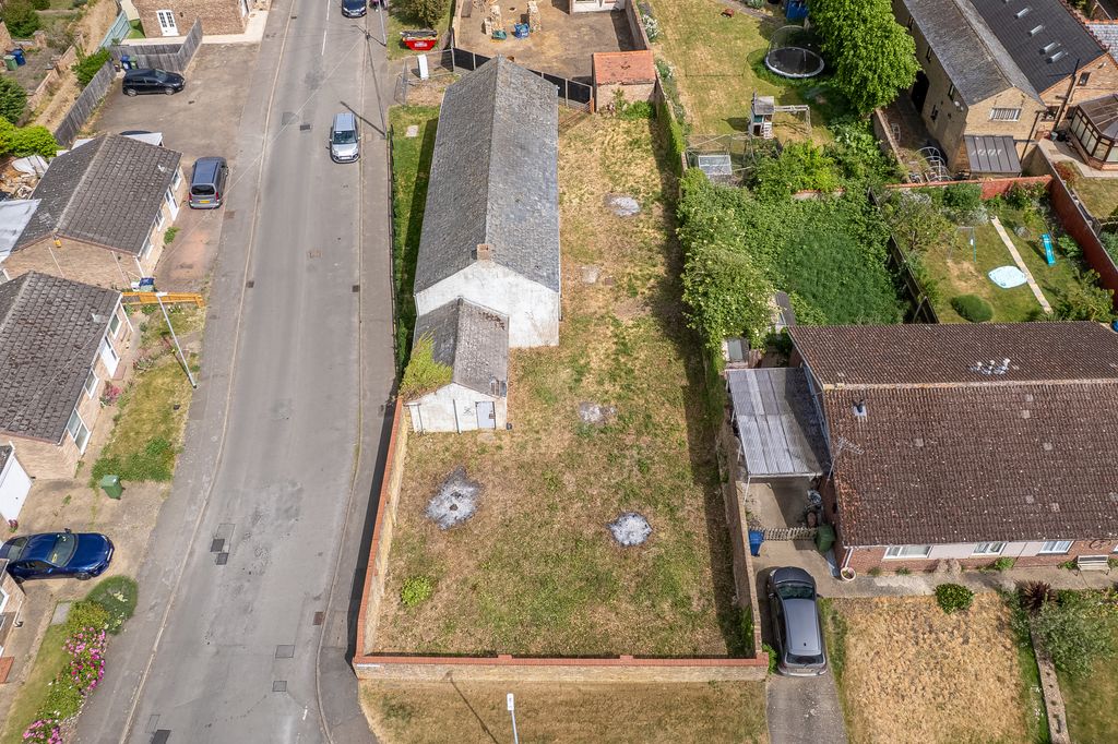 Property photo 1 of 8