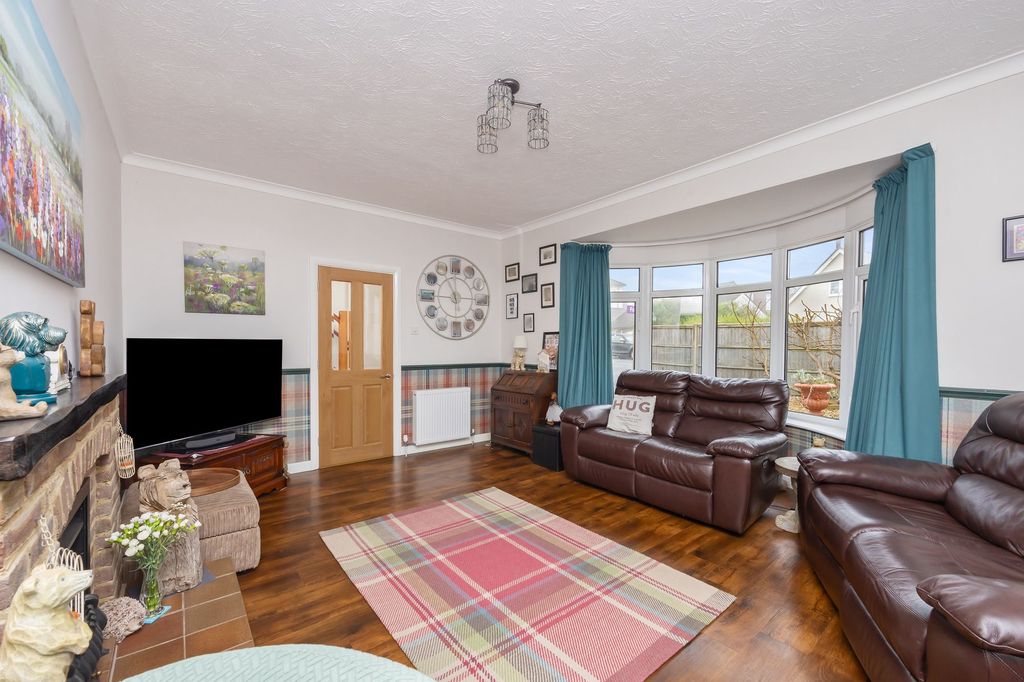 Property photo 2 of 21