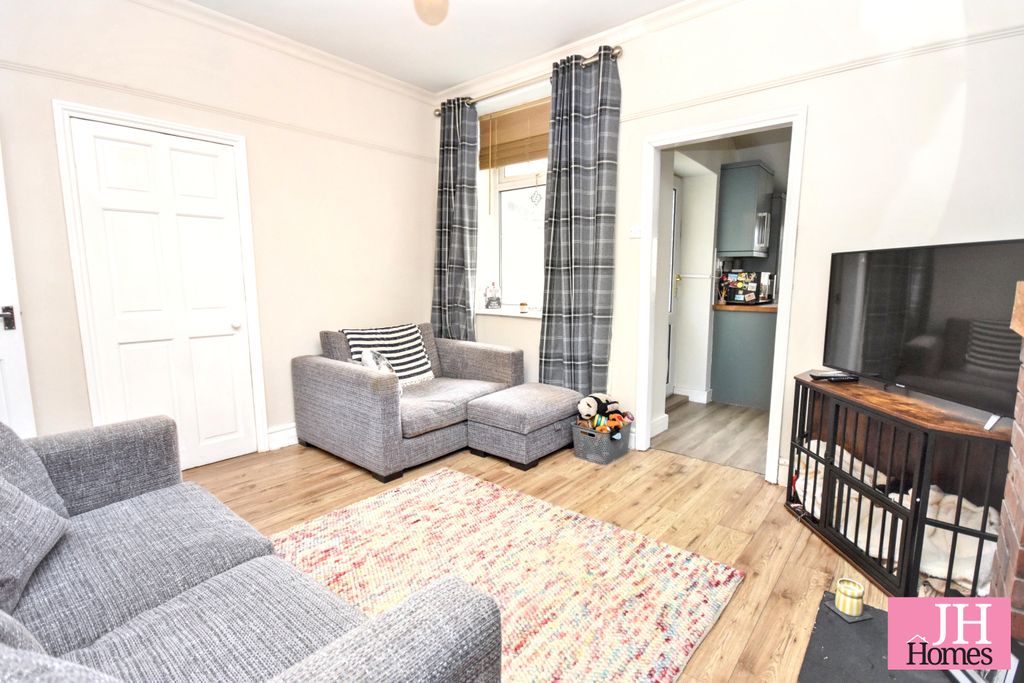 Property photo 3 of 18