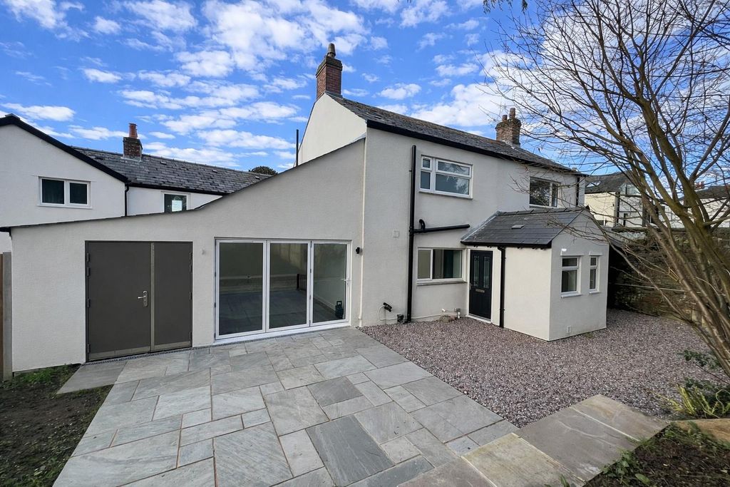 Property photo 2 of 38