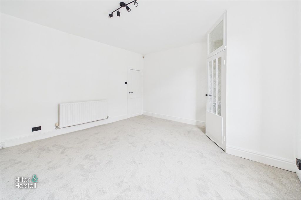 Property photo 3 of 11 Queen Street