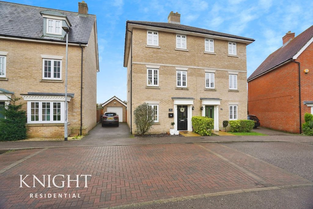 Property photo 1 of 35