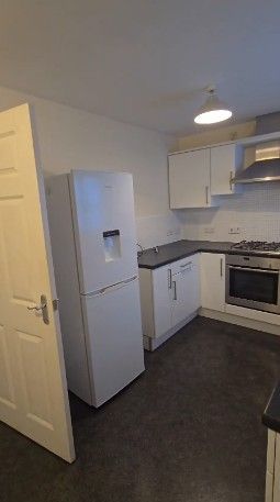 Property photo 2 of 33