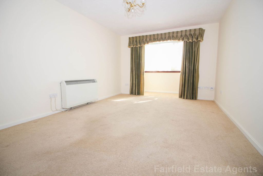 Property photo 2 of 9