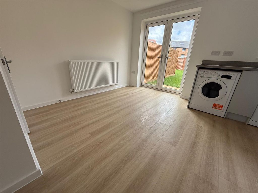 Property photo 3 of 11 Bccb5699-6455-4Abb-8Dd8-42A3A848Be32.Jpg