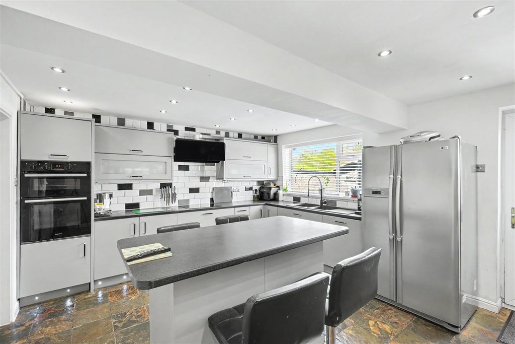 Property photo 2 of 17 Kitchen_2.Jpeg