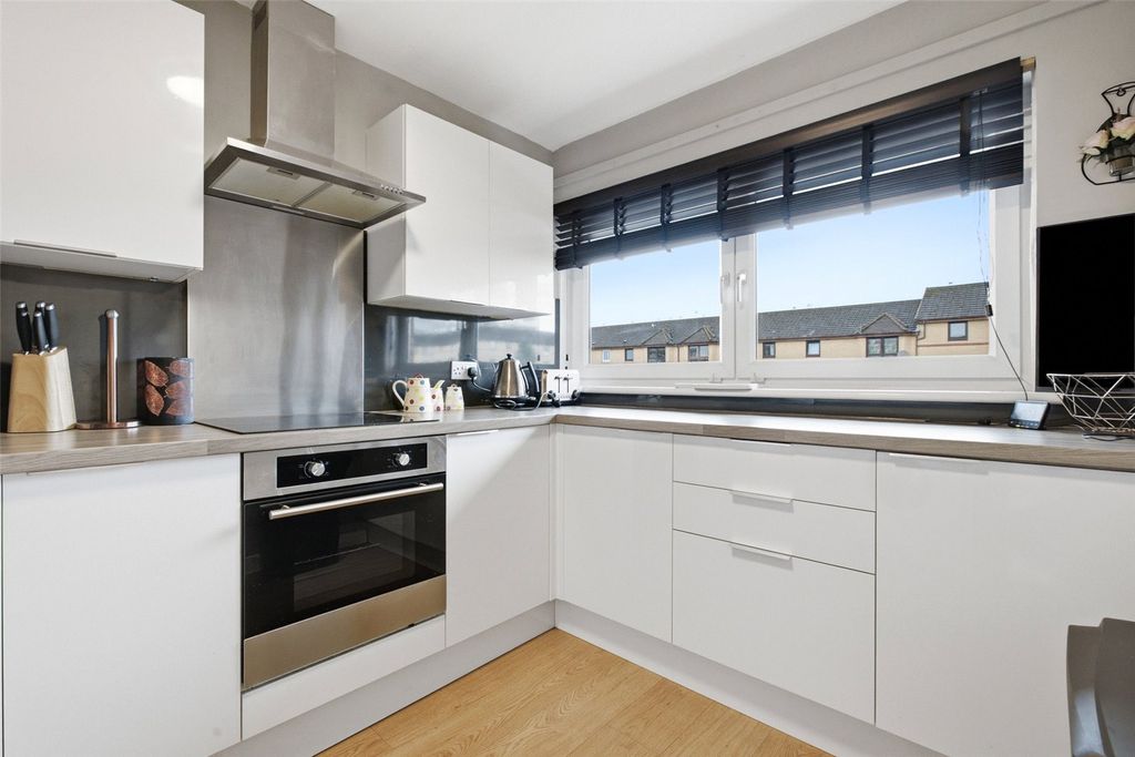 Property photo 3 of 15 Kitchen