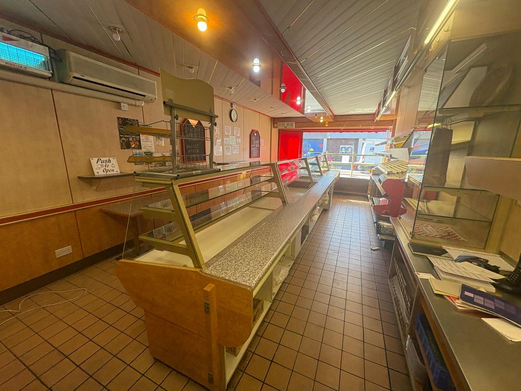 Property photo 2 of 4 371 Wimborne Road5.Jpg