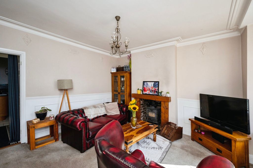 Property photo 3 of 14