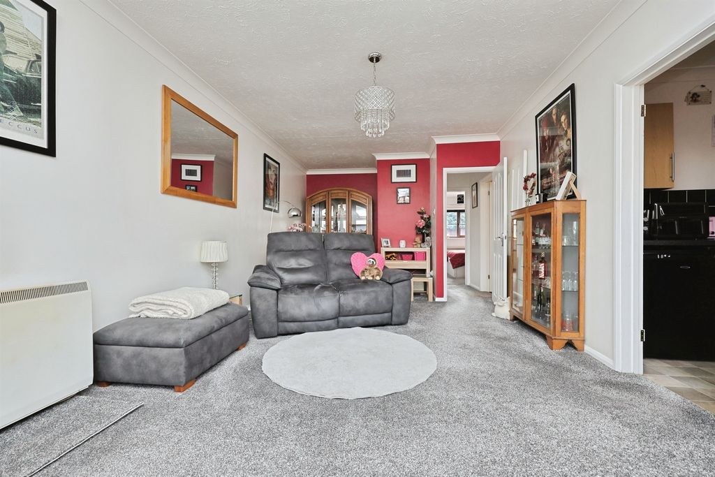 Property photo 2 of 11