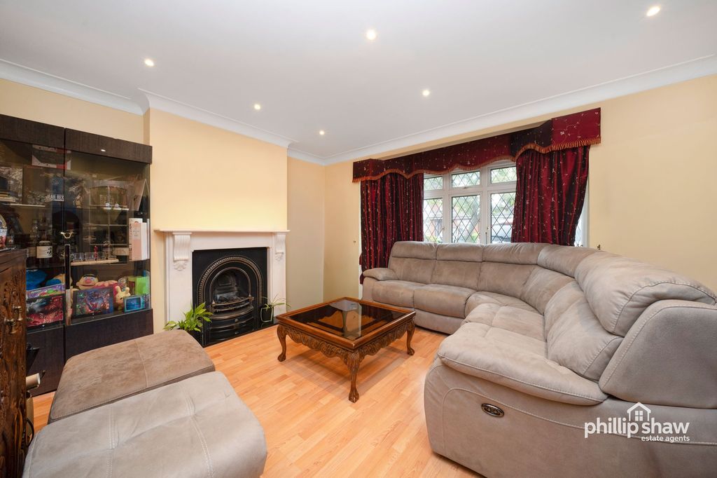 Property photo 3 of 15