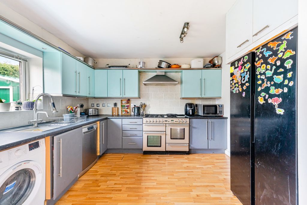 Property photo 3 of 23 Gallery