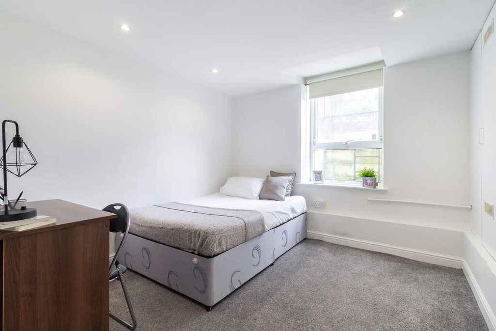 Property photo 2 of 11 Property Photo