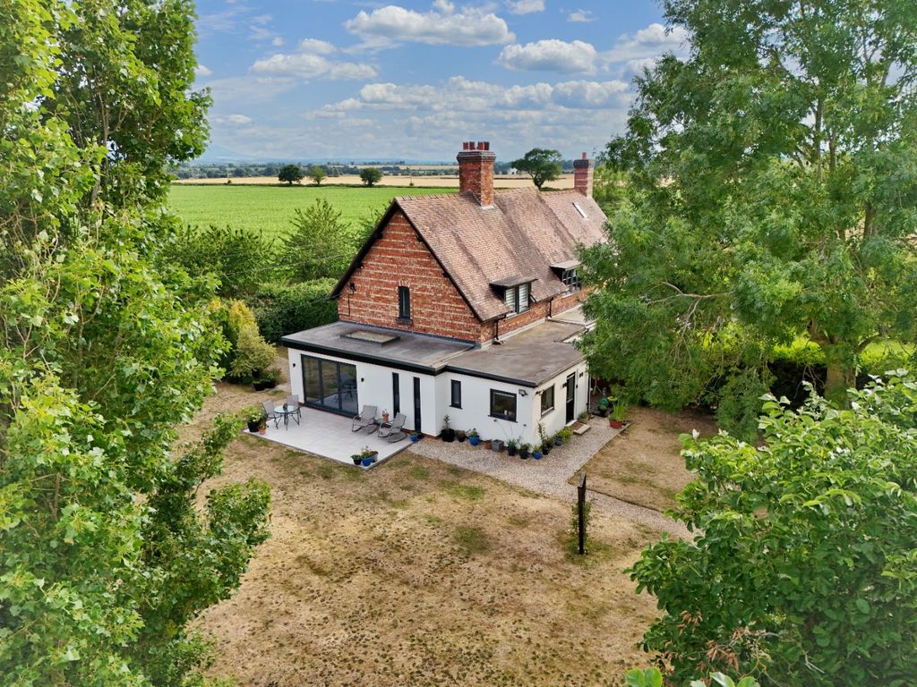 Property photo 2 of 31 4337641