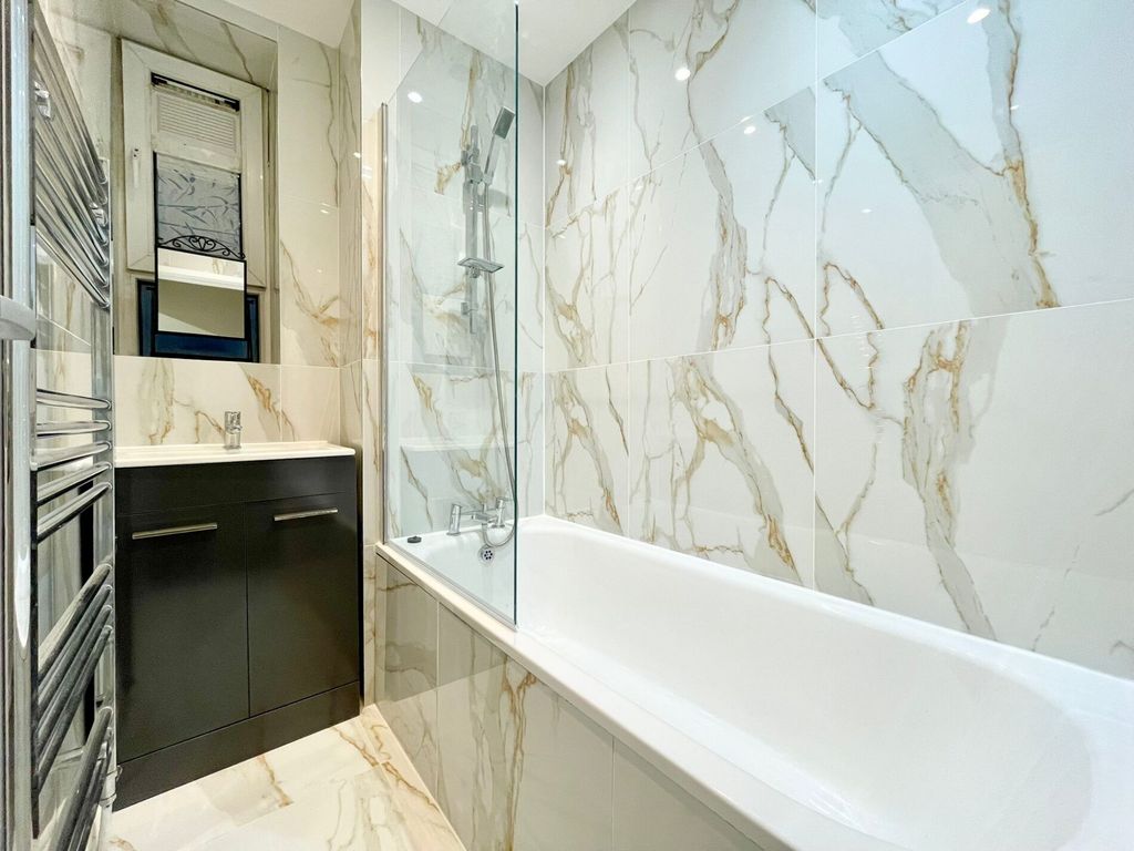 Property photo 2 of 27