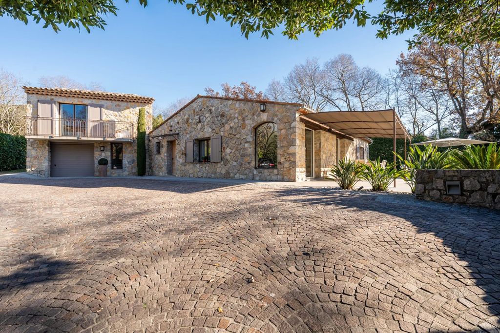 Property photo 3 of 34