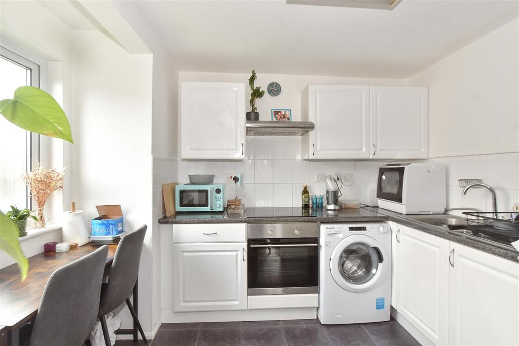 Property photo 1 of 7 Kitchen