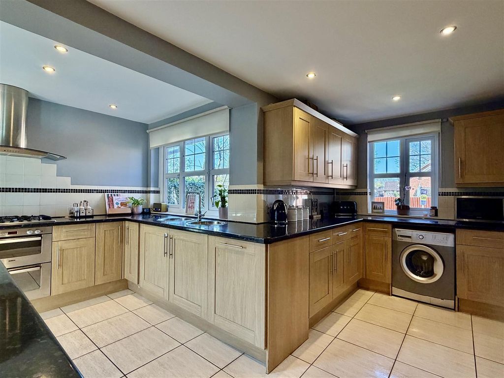 Property photo 2 of 26