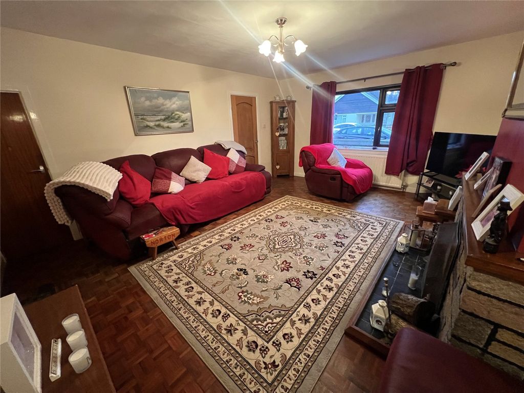 Property photo 3 of 19 Picture No. 02