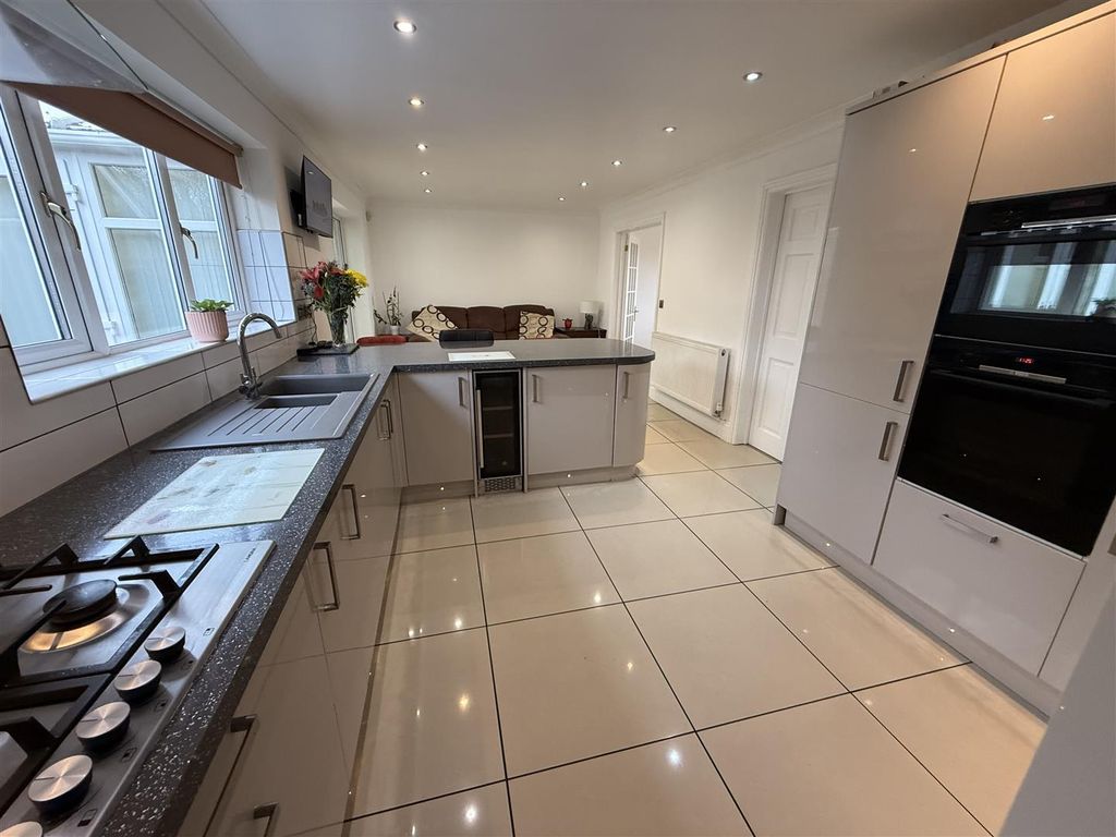 Property photo 2 of 43 Img_5441.Jpeg