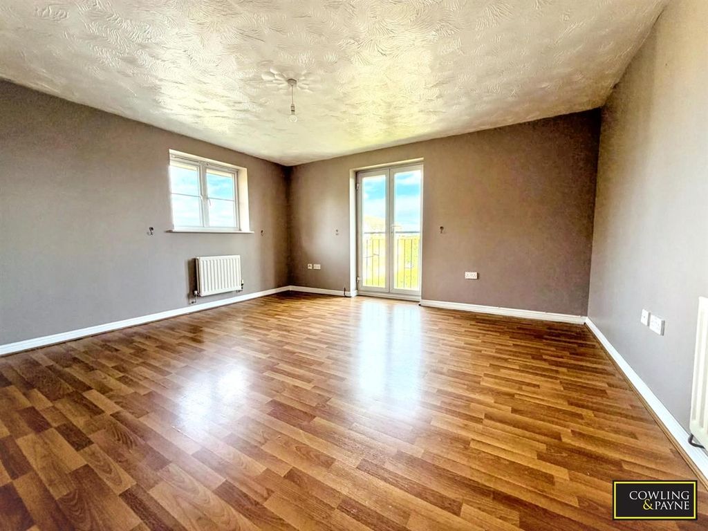 Property photo 3 of 18