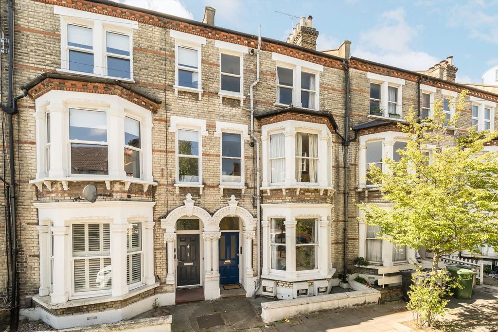 Property photo 1 of 7
