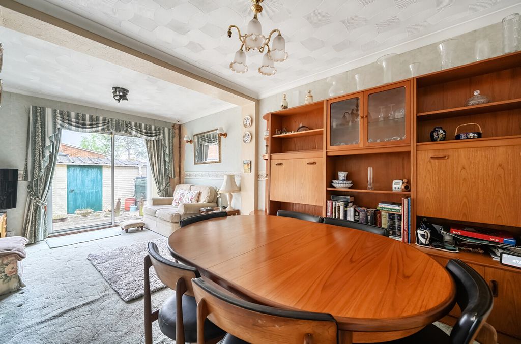 Property photo 3 of 12 1447207969E120E9F38F7