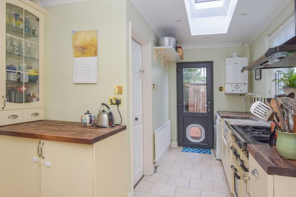 Property photo 3 of 18
