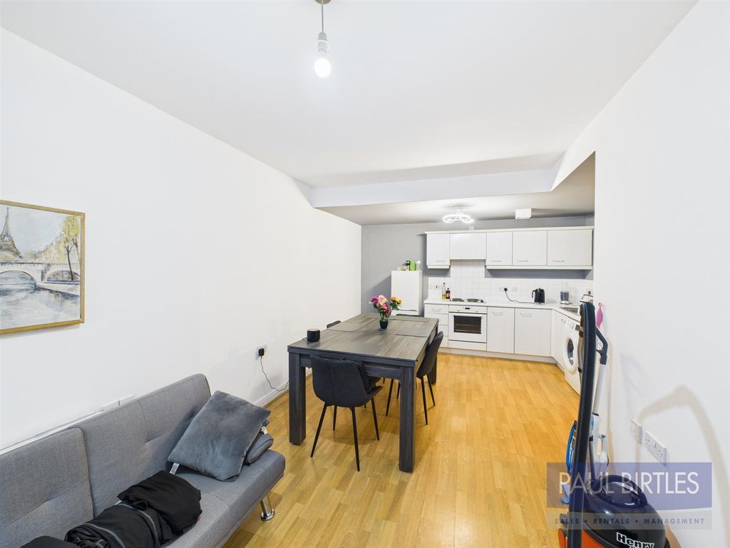 Property photo 2 of 13 Cam04378G0-Pr0233-Still002.Jpg