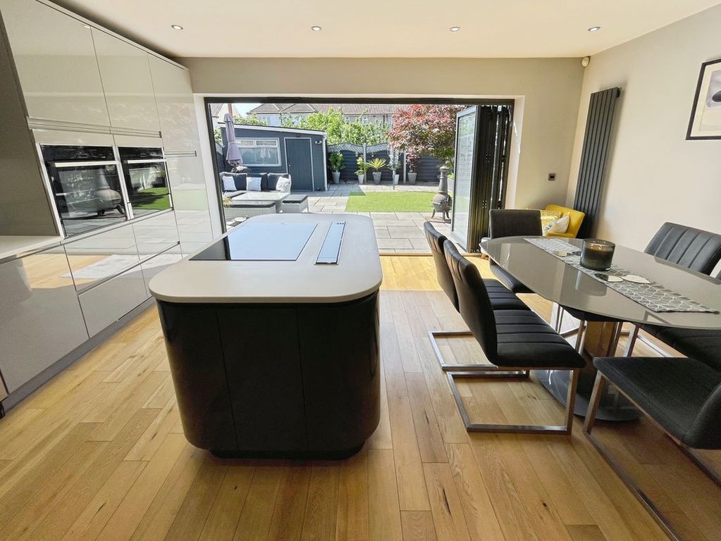 Property photo 3 of 27 Wood Avenue