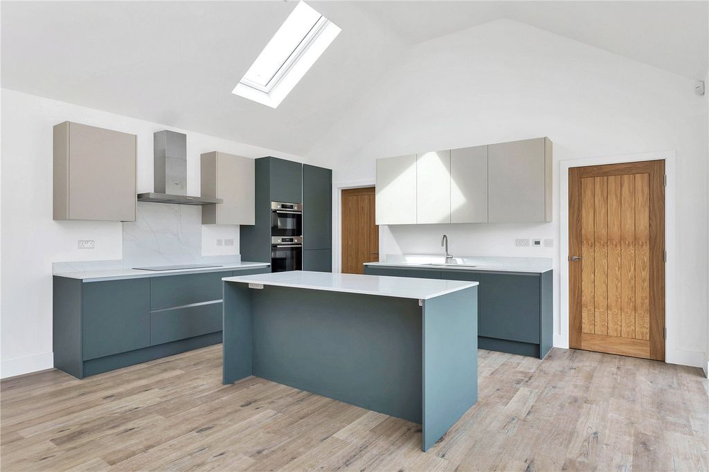 Property photo 2 of 10 Picture No. 09