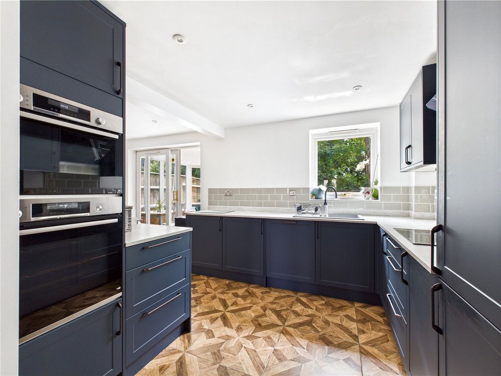 Property photo 2 of 23 2 - Picture No. 28