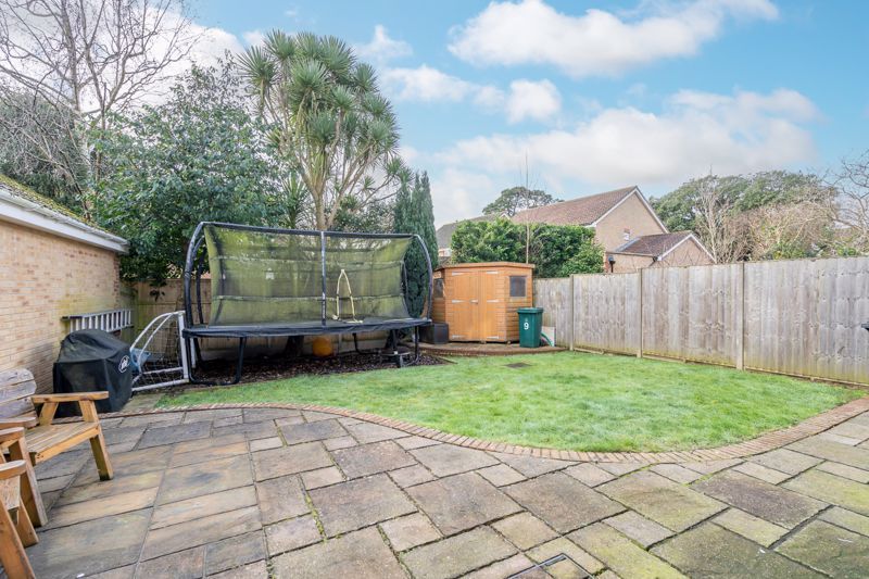Property photo 3 of 27 Photo 12