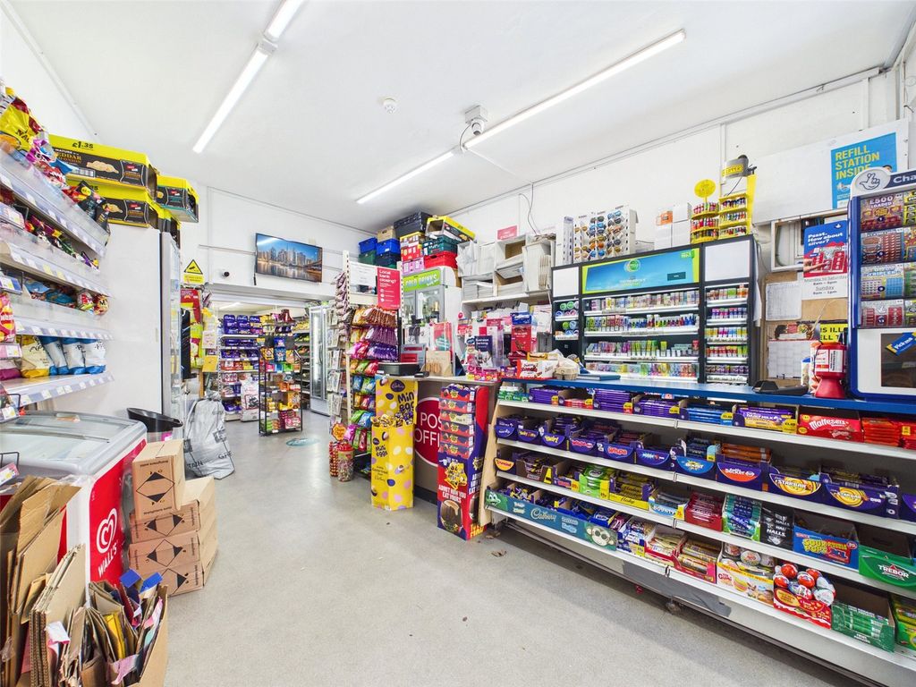 Property photo 2 of 17 Picture No. 14