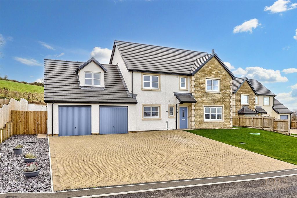 Property photo 1 of 22 25 Chapel Meadows