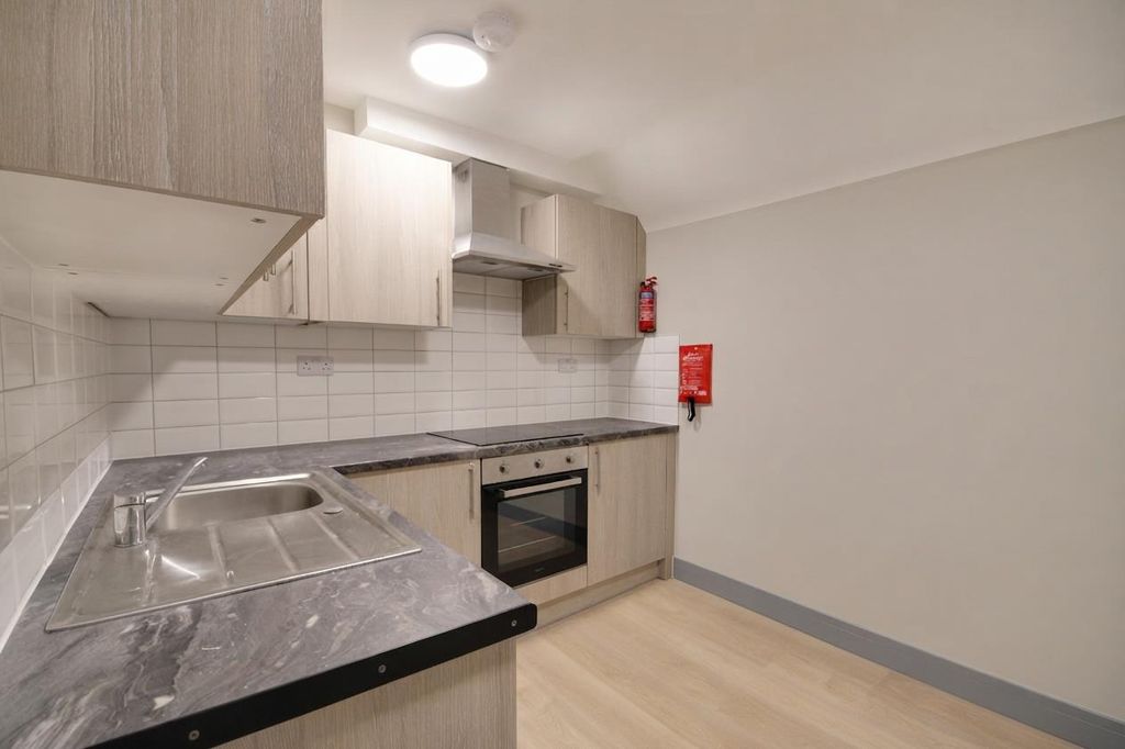 Property photo 2 of 11 Kitchen 2.Jpg