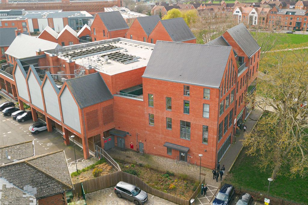 Property photo 2 of 15 Picture No. 04