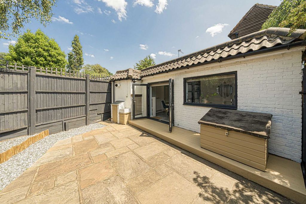 Property photo 1 of 7