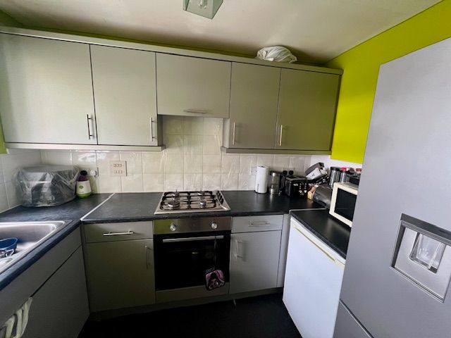 Property photo 2 of 7 Kitchen