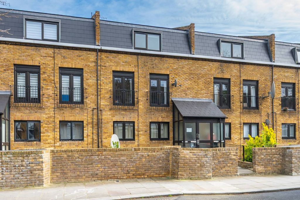 Property photo 3 of 13